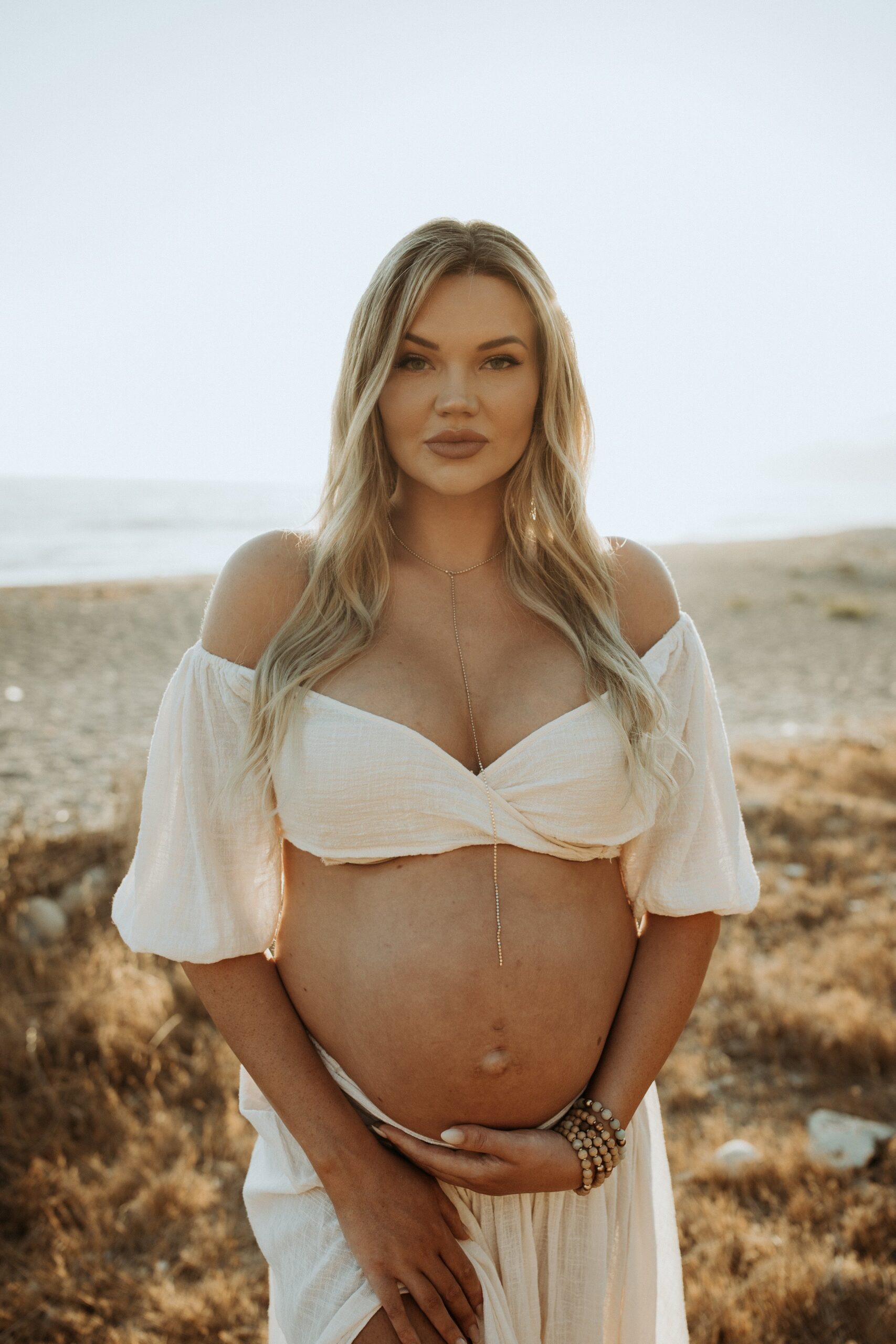 los angeles women woman maternity pregnancy pregnant shoot session portrait beach maternity session beach pregnancy session confidence reclamation dress reclamation outfit ideas maternity outfit ideas beach maternity outfit ideas white pregnancy