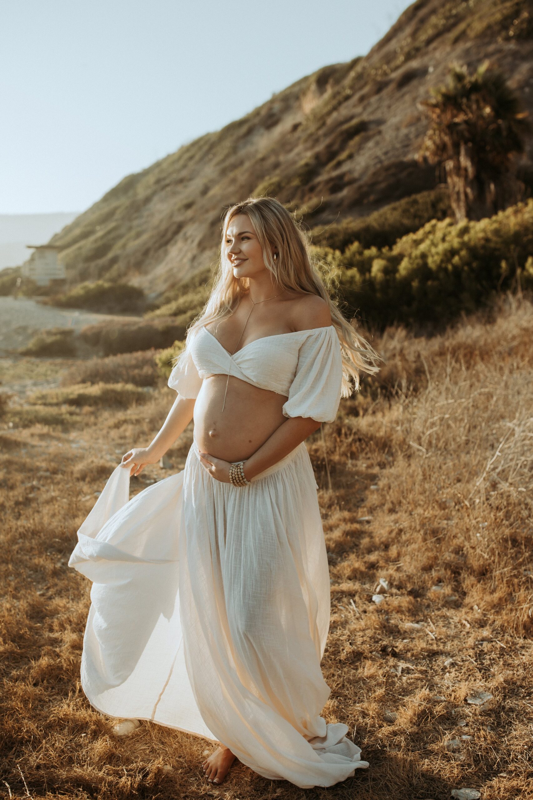 los angeles women woman maternity pregnancy pregnant shoot session portrait beach maternity session beach pregnancy session confidence reclamation dress reclamation outfit ideas maternity outfit ideas beach maternity outfit ideas white pregnancy