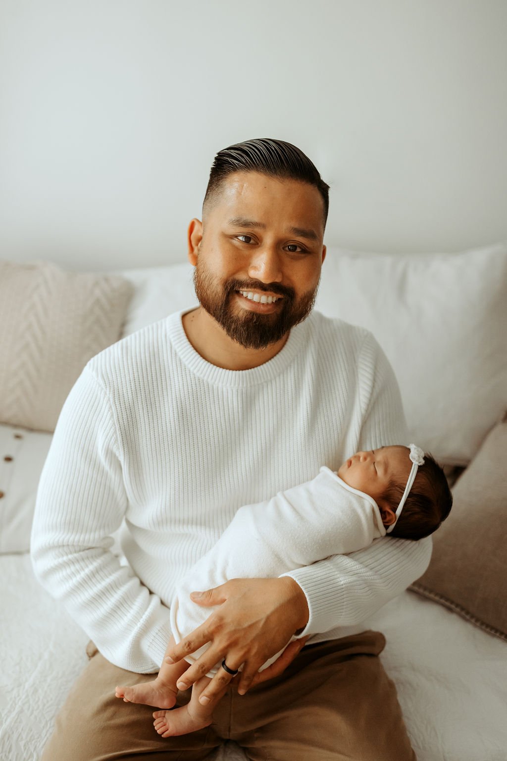 newborn-photography-family-session-los-angeles-photo-newborn-studio-newborn-outfits-candid-newborn-photography-nurture-baby-photography-natalie-van70.jpg