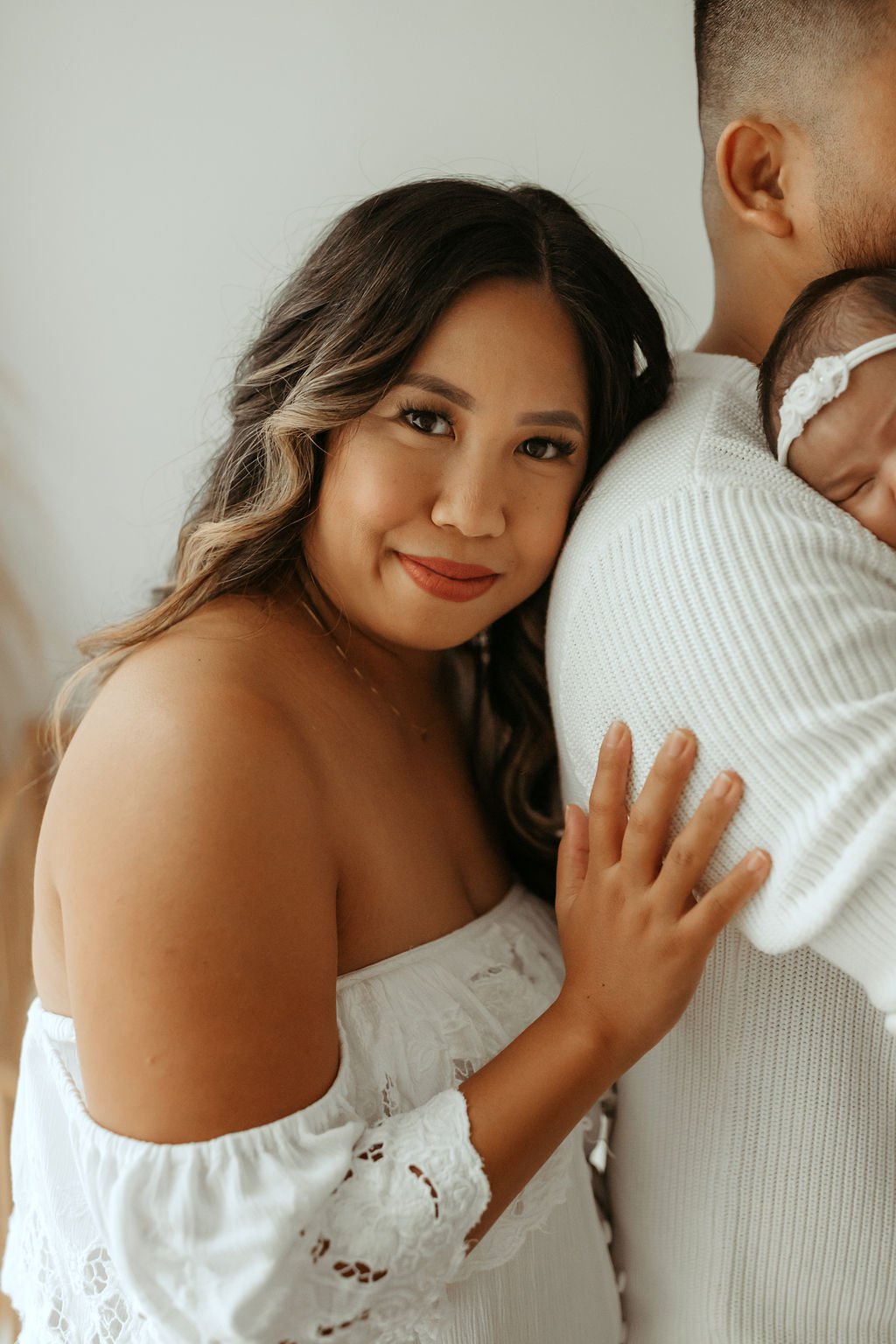 newborn-photography-family-session-los-angeles-photo-newborn-studio-newborn-outfits-candid-newborn-photography-nurture-baby-photography-natalie-van78.jpg